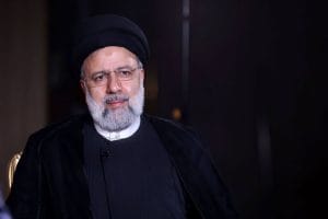 حمایت خانواده شهید رئیسی از “جلیلی”/ نگذاریم گفتمان «عزت» به «نمی‌شود» و «عبرت» تبدیل شود