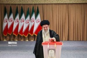 رهبر انقلاب: ان شاءالله مردم عزیزمان رای بدهند و بهترین را انتخاب کنند