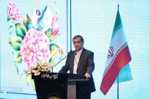 برای افزایش ضریب نفوذ بیمه باید به سمت بیمه‌های زندگی حرکت کنیم
