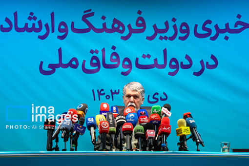 پشت دیوار شیشه‌ای ایمن‌تر خواهیم بود/ باب گفت‌وگو میان مولفان و بررسان کتاب را باز کنیم
