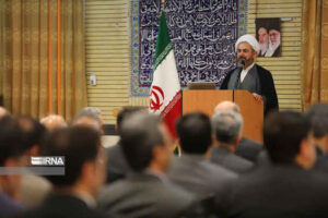 امام جمعه ایلام: مرز مهران به مدیریت اصولی برای تکریم زائران نیاز دارد