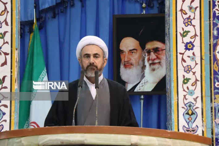 امام جمعه ایلام: نگذاریم دشمن با تفرقه، مسیر پیشرفت کشور را مختل کند