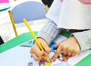 کار از جوانان گذشته، حالا نوبت کودکان است   ✍🏻عباس خزلی