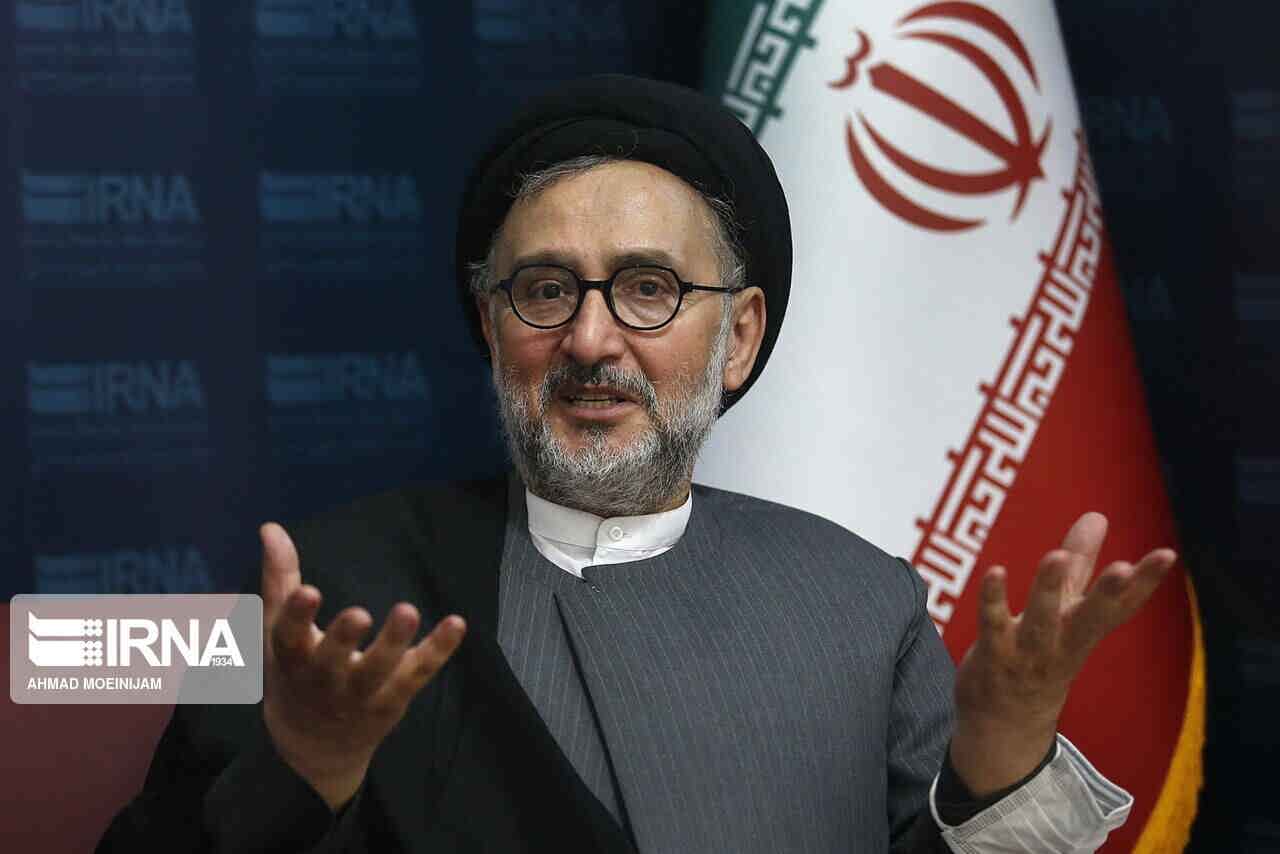 واکنش «ابطحی» به حضور رهبرانقلاب در حسینیه امام خمینی: آقا آمد، با ایران آمد