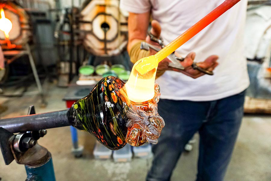 هنرمندان، متخصصان و نخبگان: این سرمایههای ملی را پاس بداریم  ✍️ دکتر سید خلیل سجادی هنرمندان، متخصصان و نخبگان: این سرمایههای ملی را پاس بداریم  ✍️ دکتر سید خلیل سجادی