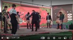 فیلم/ اجرای آیین سنج و دمام زنی بوشهری خدام ام‌البنین علوی از سلسله برنامه‌های فرهنگی، هنری و رسانه‌ای در موکب هنرمندان ایلام و ایران-شین