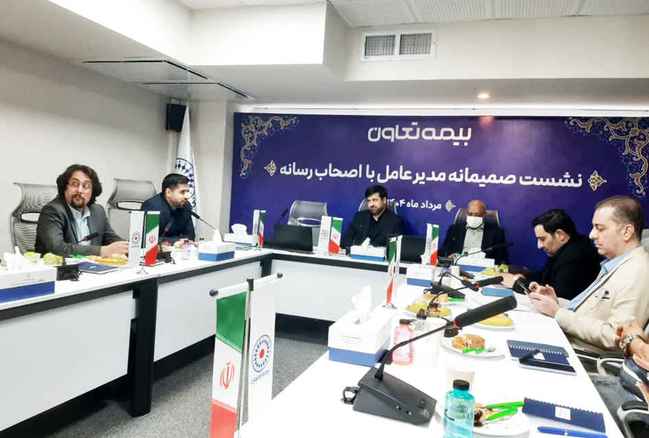 اجر نهادن به خدمات جامعه رسانه‌ای امری پسندیده است + گزارش تصویری