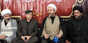 امام جمعه ایلام: اربعین صحنه شکست روایت تحریف و نمایش وحدت ملی است