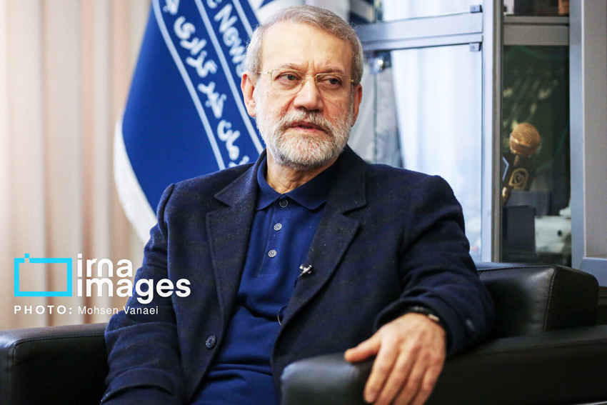 لاریجانی: ایرانی‌ها «تسلیم‌بشو» نیستند