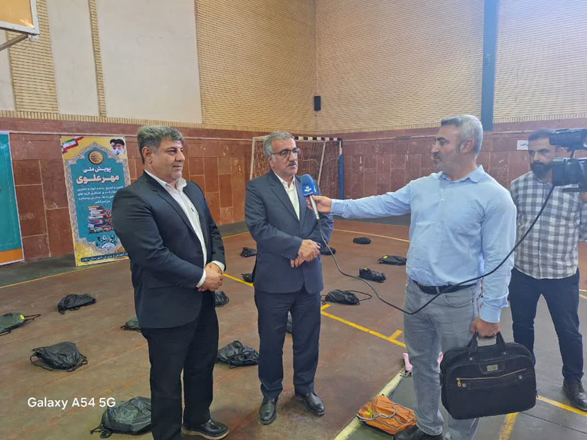 بیش از ۳۵۰ بسته حمایتی لوازم تحریر در سطح شهرستان و درمیان دهک های یک و دو توزیع می گردد