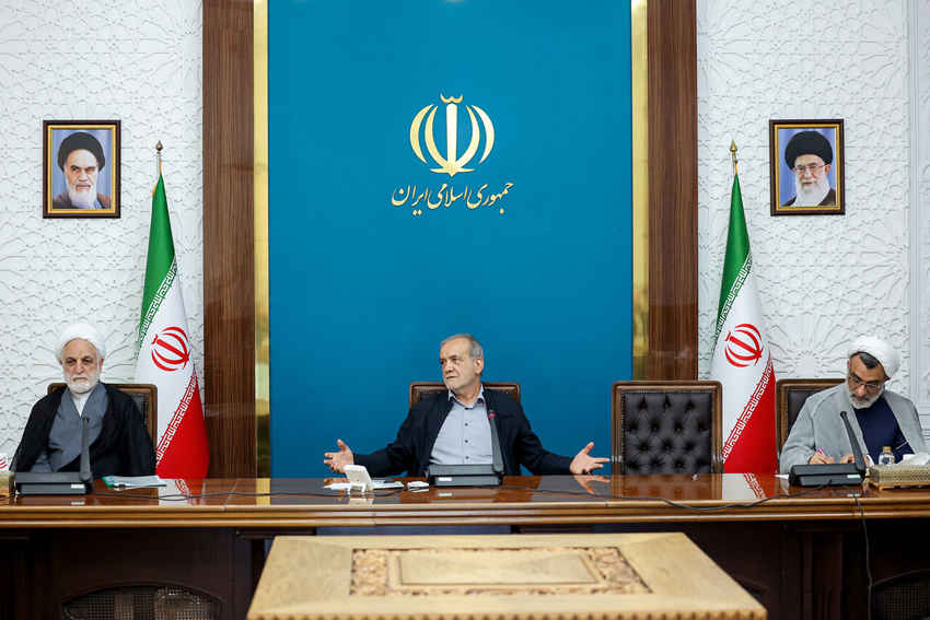 ادغام مراکز کم بازده علمی، با هدف تمرکز حمایت‌ها بر دانشگاه‌های کارآمد