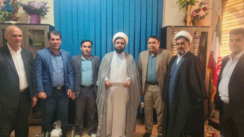 دیدار مدیرکل امور عشایر استان ایلام با امام جمعه شهرستان چرداول