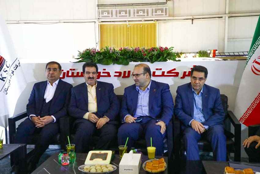 توسعه همکاری‌های بانک رفاه کارگران و فولاد خوزستان؛ ابزارهای نوین تامین مالی در خدمت صنعت متالورژی
