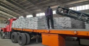 بررسی موانع تولید در بازدید مدیر خدمات حمایتی از کارخانه کود شیمیایی ایلام