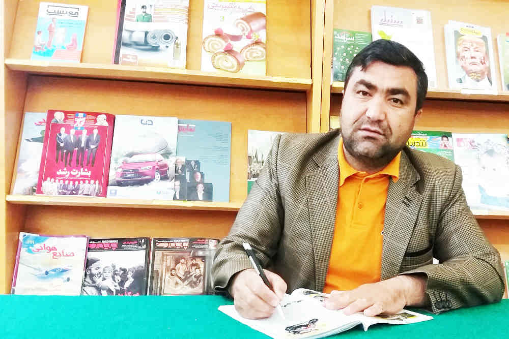 کتابدار کتابخانه عمومی سعدی مقام نخست  جشنواره قصه‌گویی استان ایلام را کسب کرد