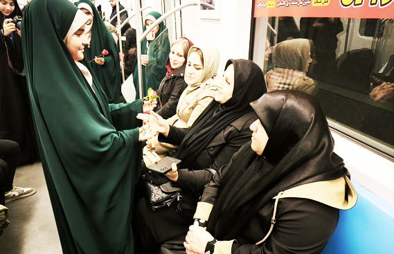 «قطار مادرانه»   ✍️ اسلام انصاری فر