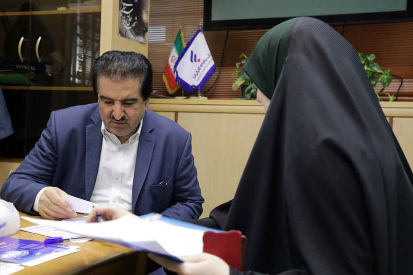 حضور مدیرعامل بانک رفاه کارگران در میز ارتباطات مردمی وزارت تعاون، کار و رفاه اجتماعی