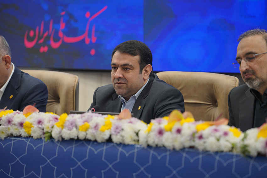 نجارزاده تاکید کرد: بانک ملی ایران با تامین مالی مناسب در کنار تولیدکنندگان کالاهای اساسی خواهد ماند/دستیابی کامل به اهداف و راهبردهای تدوین شده بانک در ۹ ماهه سال ۱۴۰۴