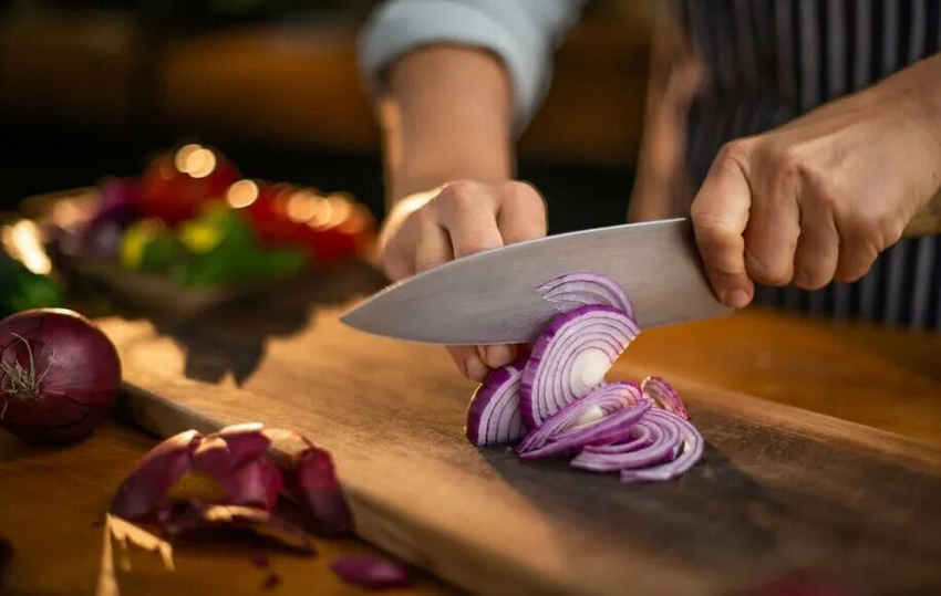 چاقوی آشپزخانه؛ همراه همیشگی آشپزی حرفه‌ای