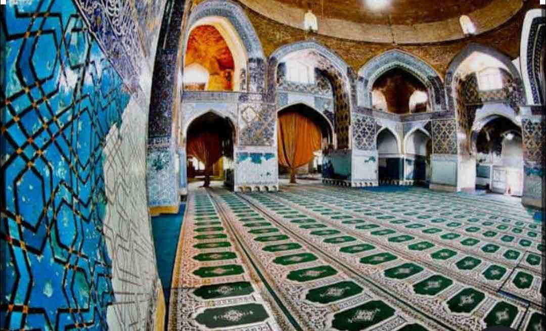 گریزی بر نقش مسجد در هویت‌بخشی به نوجوانان؛ از ذهنِ شلوغ تا هویتِ بلوغ  ✍️اسلام انصاری‌فر