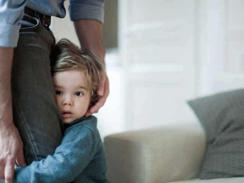 لکنت ناگهانی کودکان در جنگ؛ دلایل، نشانه‌ها و راه‌های حمایت