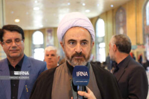 امام‌جمعه ایلام: نمایش دستاوردهای نظامی در تجمع‌ شبانه مایه دلگرمی است