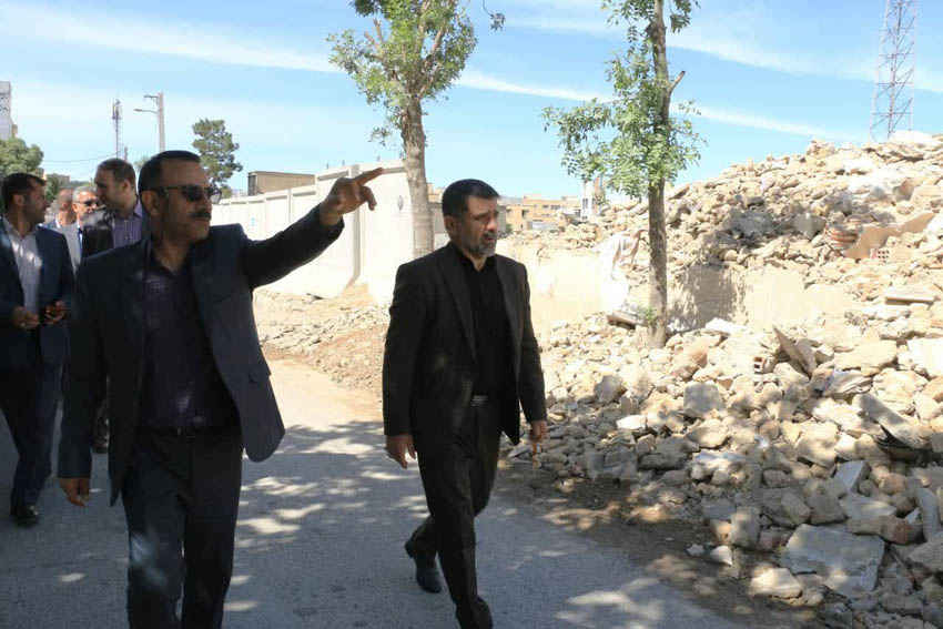 بازدید میدانی بازرس کل قضایی استان ایلام از برخی مناطق و منازل آسیب دیده ناشی از جنگ رمضان در شهر ایلام