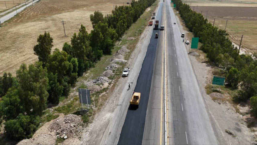 آغاز اجرای روکش آسفالت ۴۵ کیلومتر از محورهای ایلام و مهران با اولویت مسیر اربعین