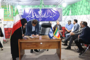 برگزاری میز خدمت مخابرات ایلام در رزمگاه شبانه در میدان ۲۲ بهمن شهر ایلام