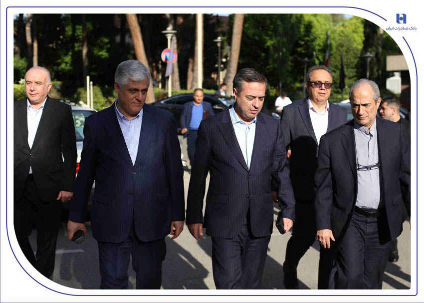 پیشگامی بانک صادرات ایران در بازسازی اکوسیستم دانش‌بنیان؛ حمایت راهبردی از آموزش عالی و پیوند دانشگاه، صنعت و اقتصاد در دوران پساجنگ/ تأکید قربان اسکندری بر توسعه آموزش عالی در دوران پساجنگ با رویکرد حمایت بانکی از اقتصاد دانش‌بنیان و فناوری
