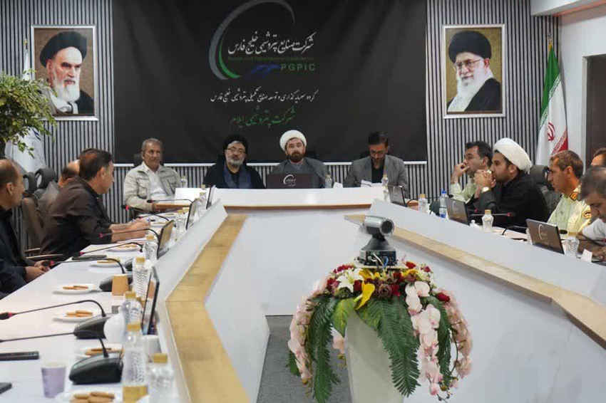 پرچم عزای حسینی در پتروشیمی ایلام برافراشته شد