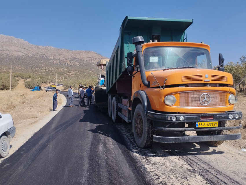 بسیج ۱۲ گروه راهداری برای نوسازی جاده‌های ایلام