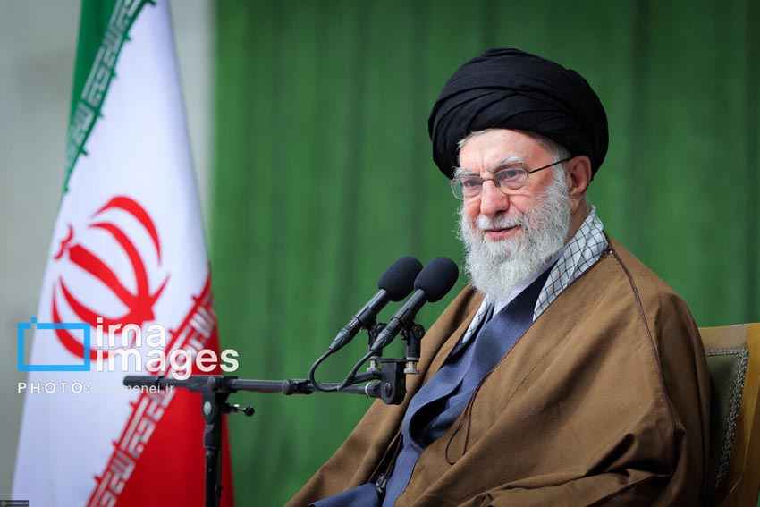 روضه‌خوانی رهبر شهید انقلاب برای حضرت ابوالفضل(ع)