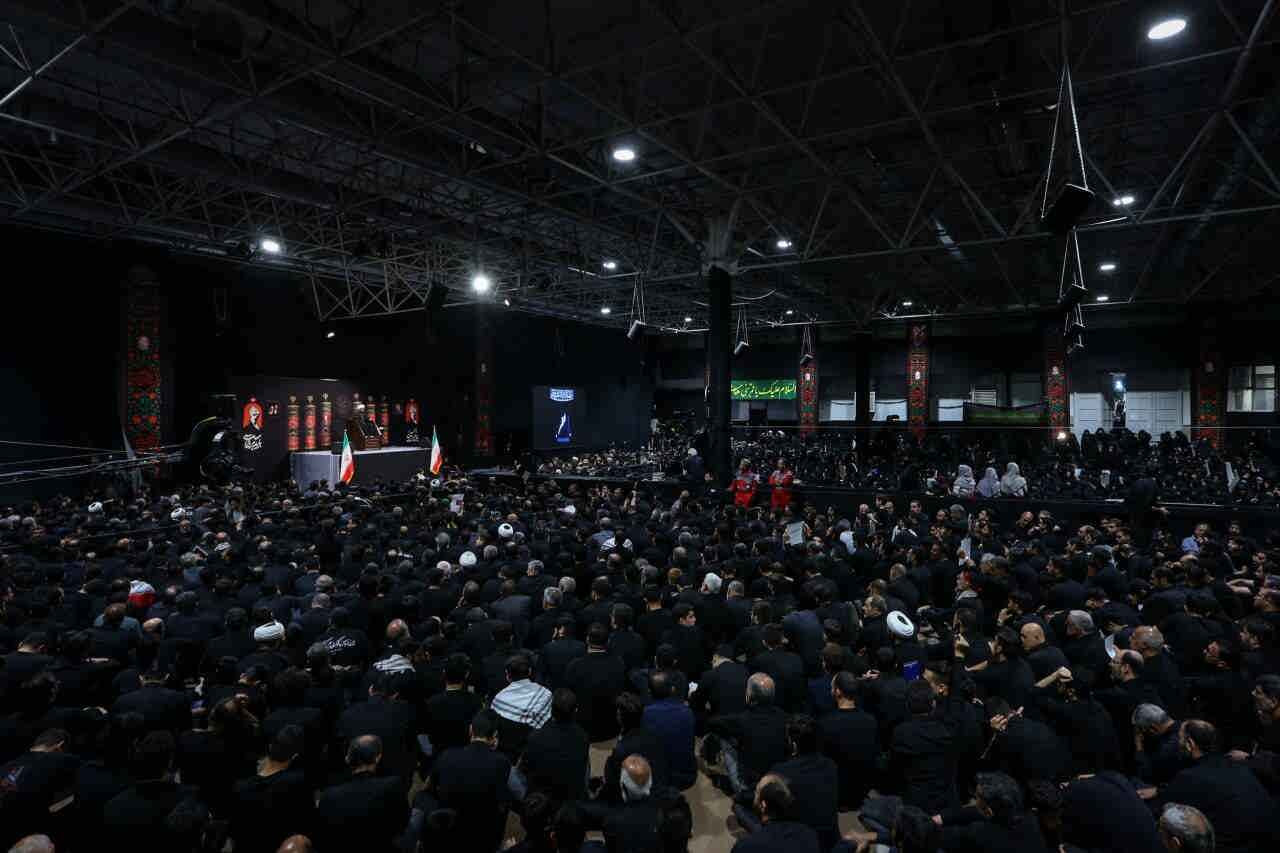 مراسم عزاداری شب عاشورای حسینی در جوار محل شهادت قائد شهید برگزار شد