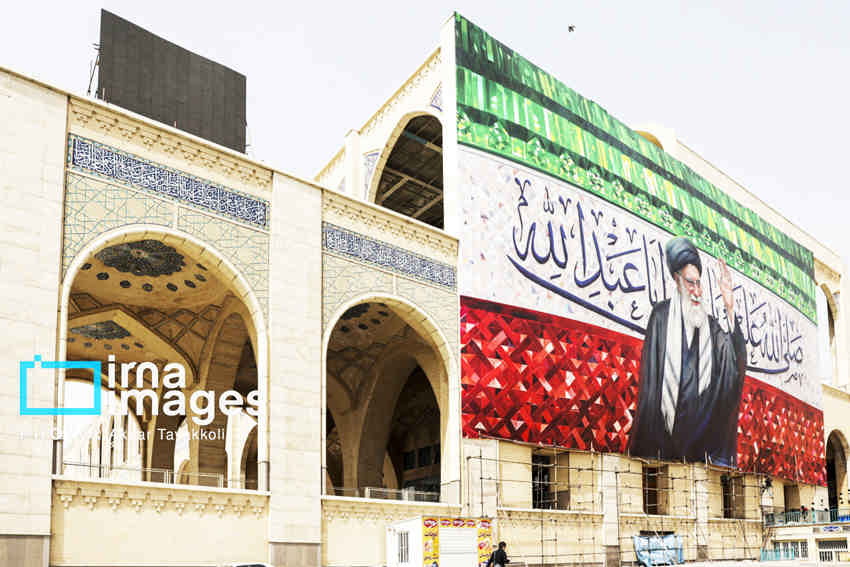 قرار آخر با آقا/وقتی یک ملت برای بدرقه پدرش آماده می‌شود