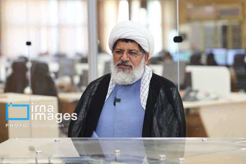 اوج ارتباط مردم با ولایت را در تشییع رهبر شهید ببینید