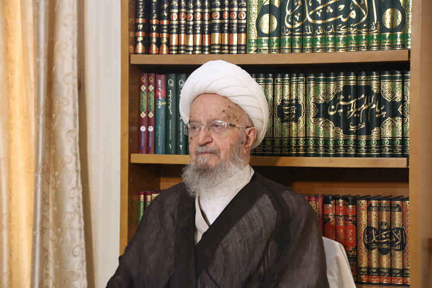 آیت الله مکارم شیرازی: قاتلان رهبر شهید از کیفر الهی مصون نخواهند ماند