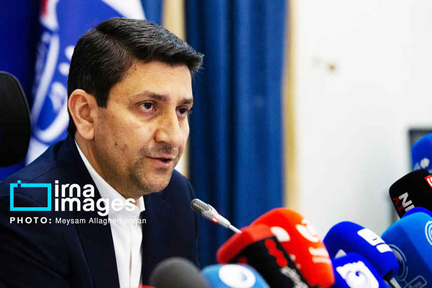 وزیر ارتباطات: اینترنت حق همگانی است/ اخبار قطع اینترنت هیچ سندیتی ندارد
