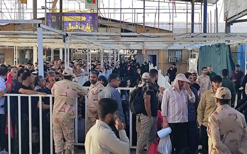 زمان بررسی گذرنامه زائران در مرز مهران به چهار ثانیه رسید