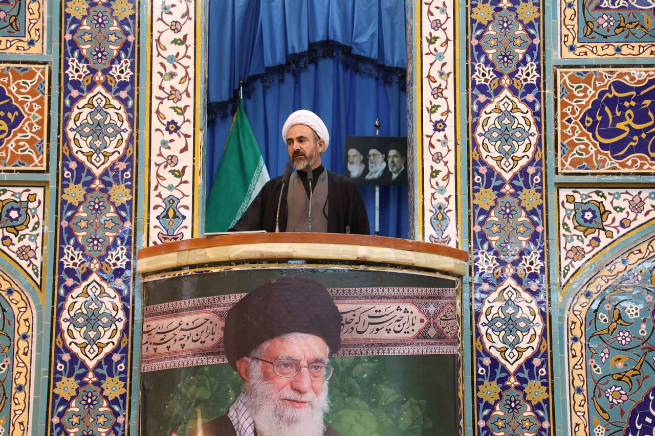 امام جمعه ایلام: اقتدار ایران تهدیدهای پوشالی دشمن را بی‌اثر کرده است