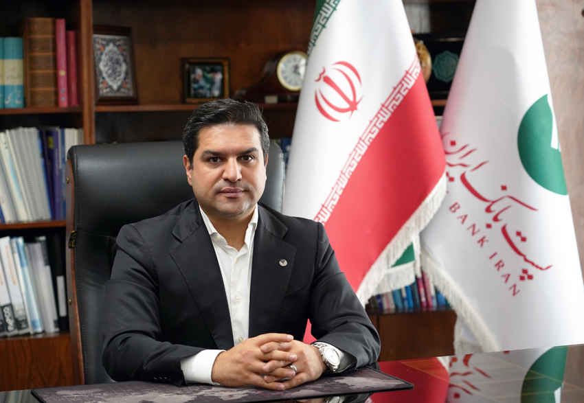 دکتر بنائیان مدیر عامل پست بانک ایران در گفتگو با خبرگزاری خبر آنلاین: جان تازه در رگ‌های «پست‌بانک»/ نبض خدمت بهتر از همیشه می‌تپد