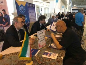 برپایی میز خدمت بانک رفاه کارگران در میعادگاه‌های نماز جمعه سراسر کشور به مناسبت هفته دولت