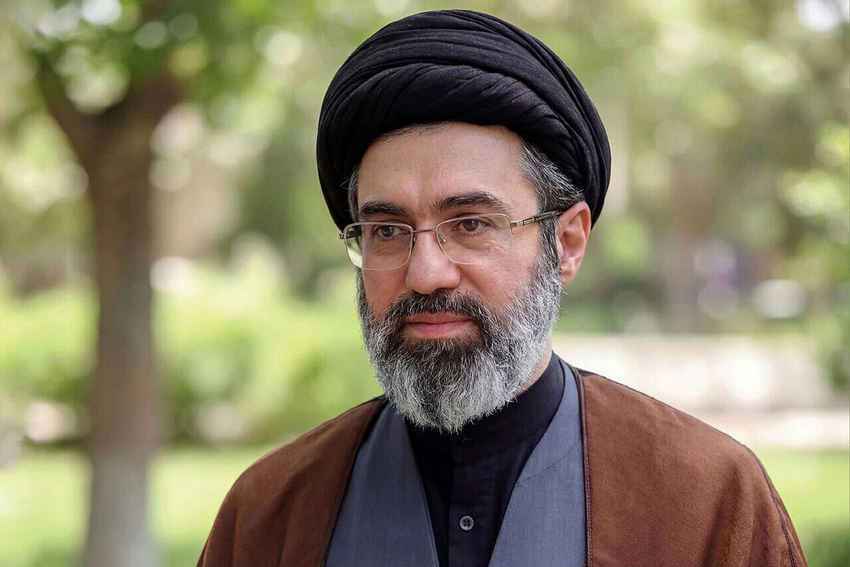 هر کار تفرقه‌انگیزی از هر فردی با هر جایگاهی در جهت مقصود دشمن است