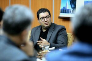 پاسخگویی به ۴۳۳ درخواست مردمی در ۶ نوبت برگزاری میز خدمت در ایلام